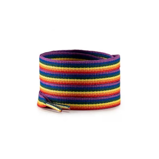 Kit Pride Essentiel LGBTQIA+ — Drapeau + Lacets + Éventail
